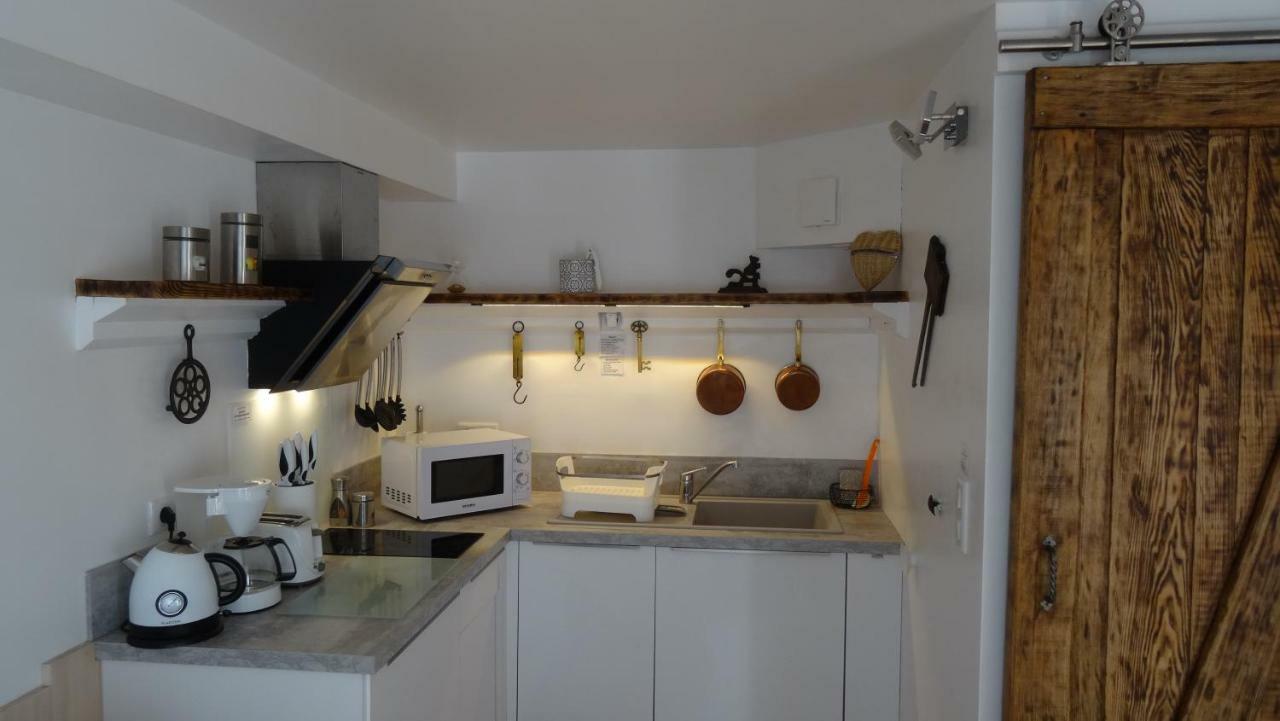 Chambre Du Sabotier - Studio Troglodytique - A 100 M Baignade En Riviere - Location De Canoe - Circuits Cyclo - Aire De Pique-Nique - 3 Restaurants Кастелно Ла Шапел Екстериор снимка