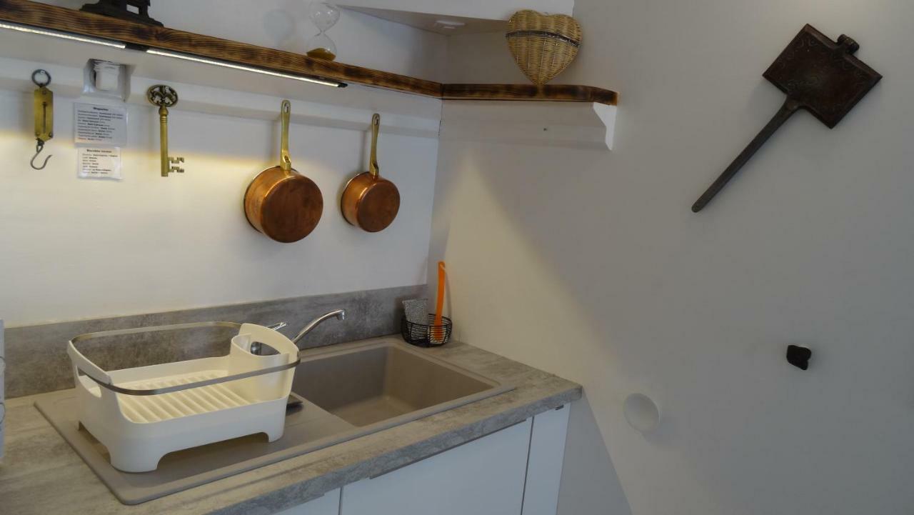 Chambre Du Sabotier - Studio Troglodytique - A 100 M Baignade En Riviere - Location De Canoe - Circuits Cyclo - Aire De Pique-Nique - 3 Restaurants Кастелно Ла Шапел Екстериор снимка