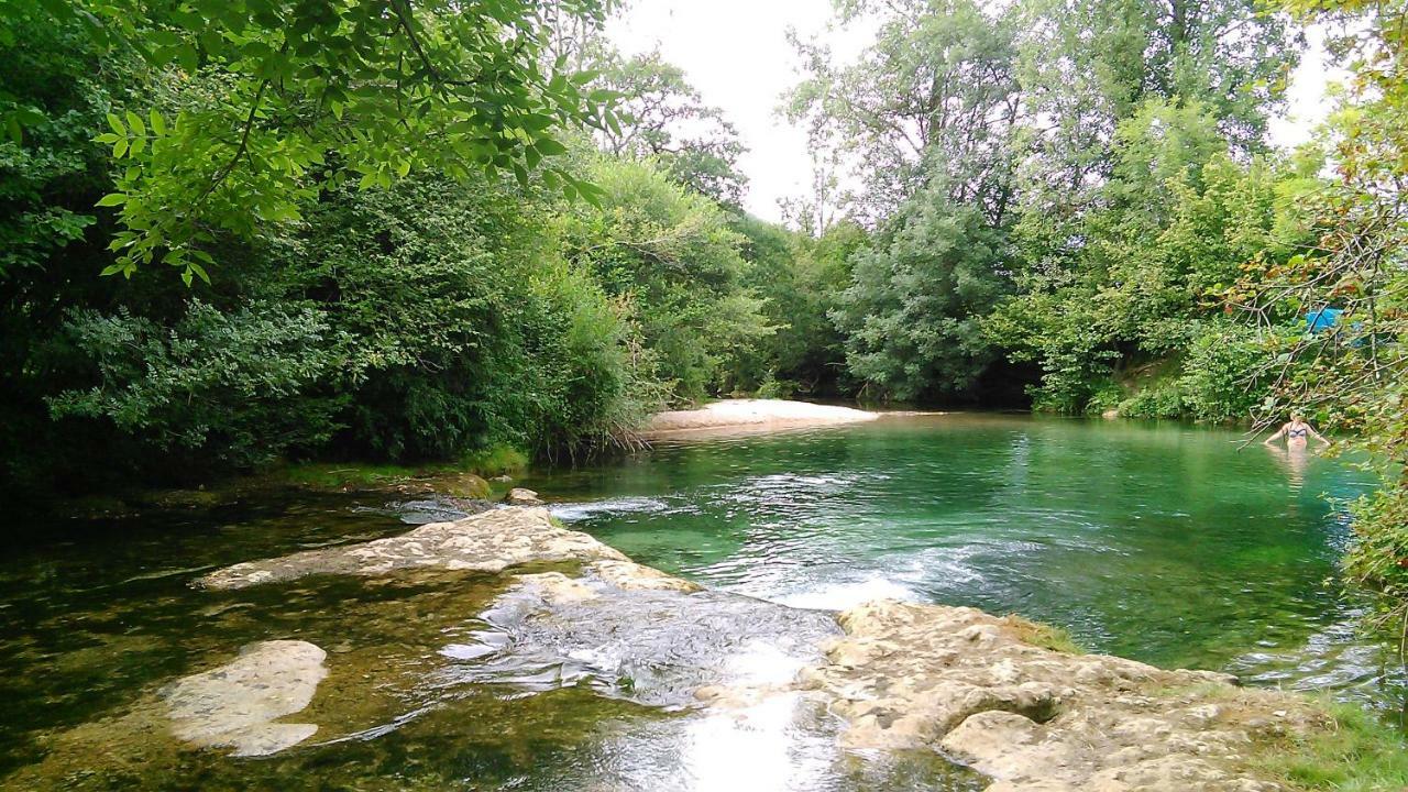 Chambre Du Sabotier - Studio Troglodytique - A 100 M Baignade En Riviere - Location De Canoe - Circuits Cyclo - Aire De Pique-Nique - 3 Restaurants Кастелно Ла Шапел Екстериор снимка