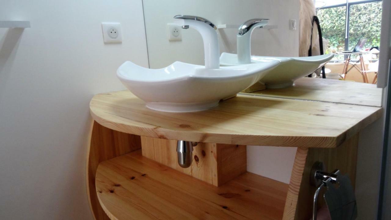 Chambre Du Sabotier - Studio Troglodytique - A 100 M Baignade En Riviere - Location De Canoe - Circuits Cyclo - Aire De Pique-Nique - 3 Restaurants Кастелно Ла Шапел Екстериор снимка